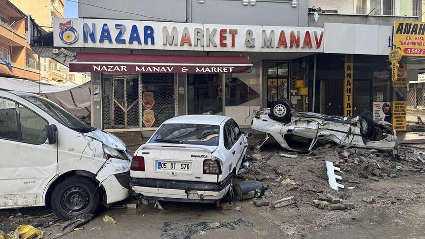 Samsun'un Havza ilçesinde selin ardından temizlik çalışmaları devam ediyor