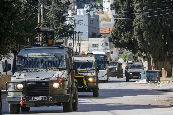 Pushtuesit izraelitë bastisin varrin e Jozefit në Bregun Perëndimor nën mbrojtjen e ushtrisë