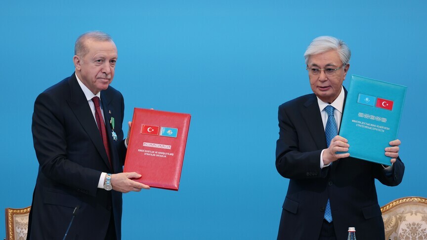 Turqia dhe Kazakistani nënshkruan 13 marrëveshje gjatë vizitës së presidentit Erdogan në Astana
