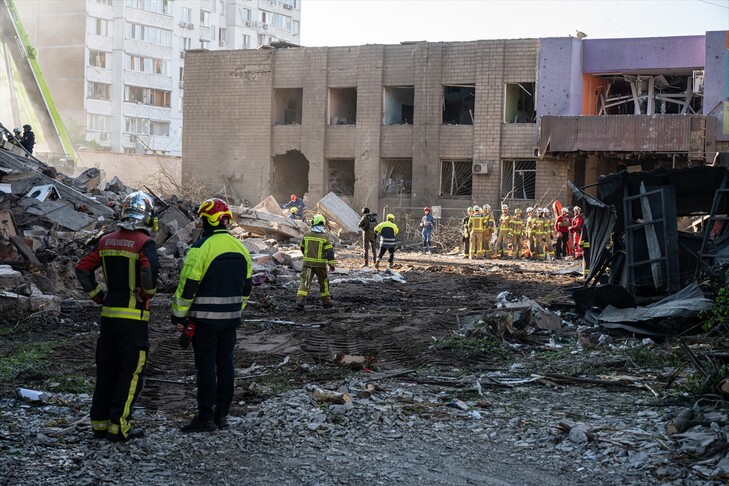 Ukrayna: Rusya, 56 füze ve 675 SİHA ile saldırı düzenledi