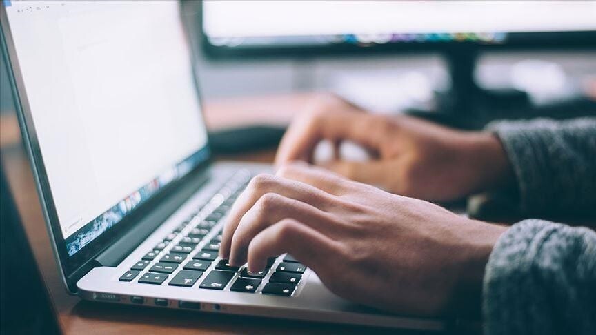 Eurostat  Mbi 42 për qind e përdoruesve të internetit në BE kanë hasur në mesazhe armiqësore onlajn në vitin 2025