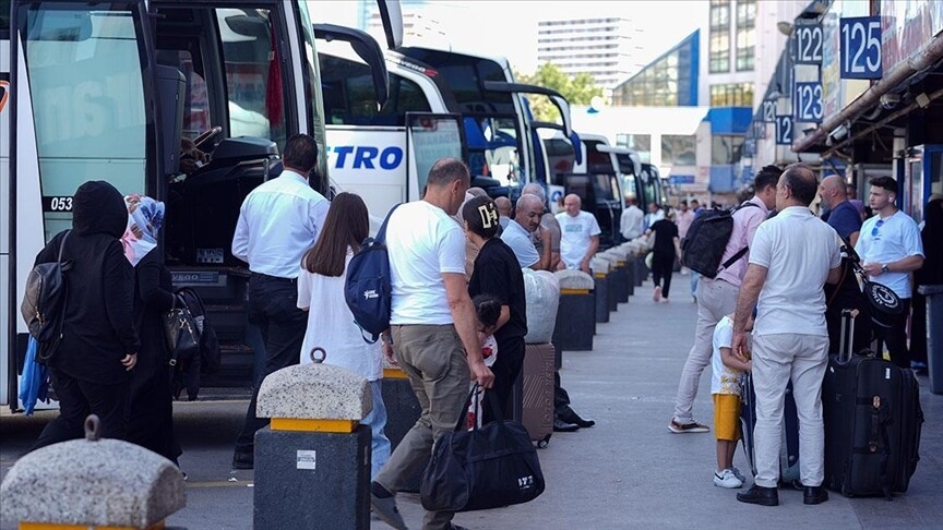 İstanbul'da bayram öncesi otobüs biletleri bitti, ek seferlerin satışına başlandı