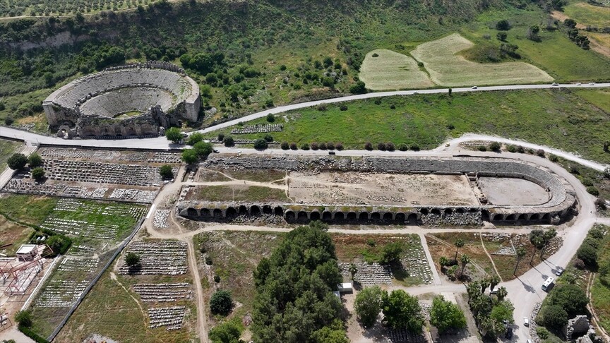 Perge'de mahkumların üzerine vahşi hayvanların salındığı "giyotin kapı" sistemi gün yüzüne çıkarıldı