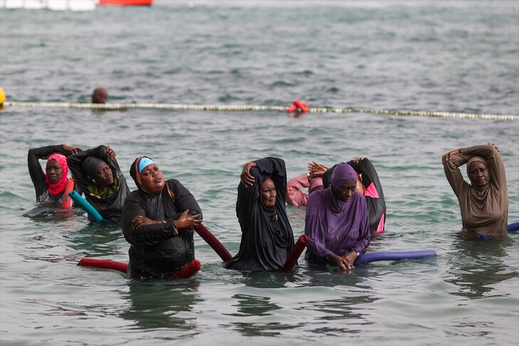 Senegal  të sëmurët dhe të moshuarit gjejnë rigjenerim përmes aerobikës në ujë