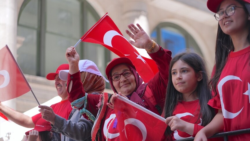 New York'ta 43. Türk Günü Yürüyüşü coşkuyla kutlandı