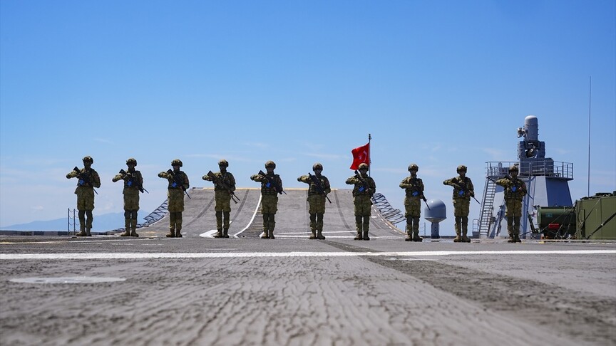 EFES-2026 Tatbikatı'nda TCG Anadolu'nun amfibi ve hava kabiliyetleri sergilendi