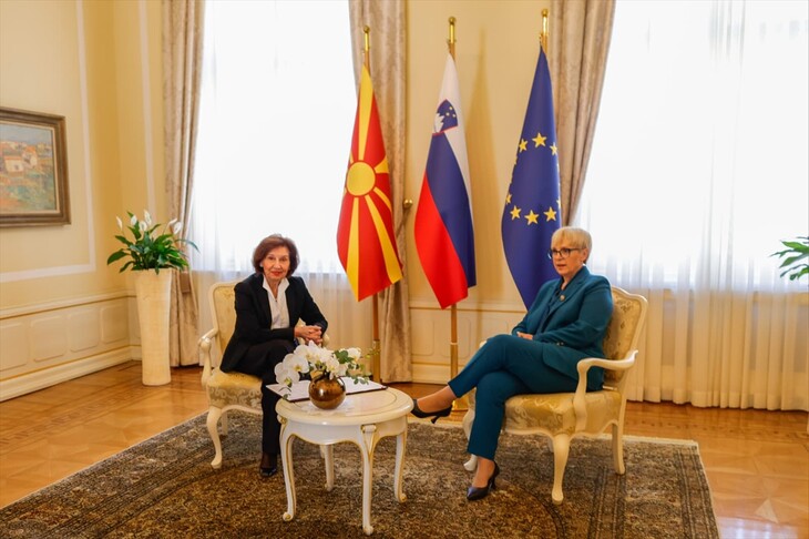 Presidentja e Maqedonisë së Veriut Siljanovska Davkova në Lubjanë u prit nga homologia e saj Pirc Musar