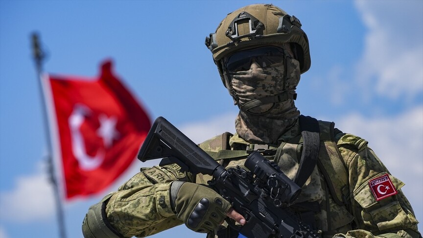 EFES-2026 Tatbikatı'nda TCG Anadolu'nun amfibi ve hava kabiliyetleri sergilendi