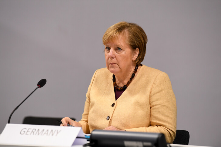 Eski Almanya Başbakanı Merkel'e göre Avrupa, dünyanın en güçlü kıtası olmaktan çok uzak