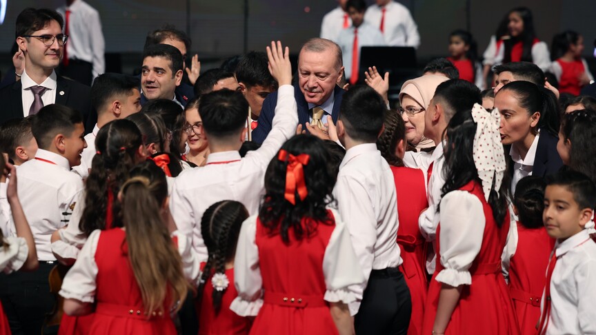 Cumhurbaşkanı Erdoğan, Cumhurbaşkanlığı Çocuk Orkestrası ve Korosu Konseri'ni dinledi