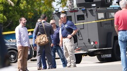 FBI: San Diego İslam Merkezi saldırganlarıyla bağlantılı evlerde 30 silah ele geçirildi