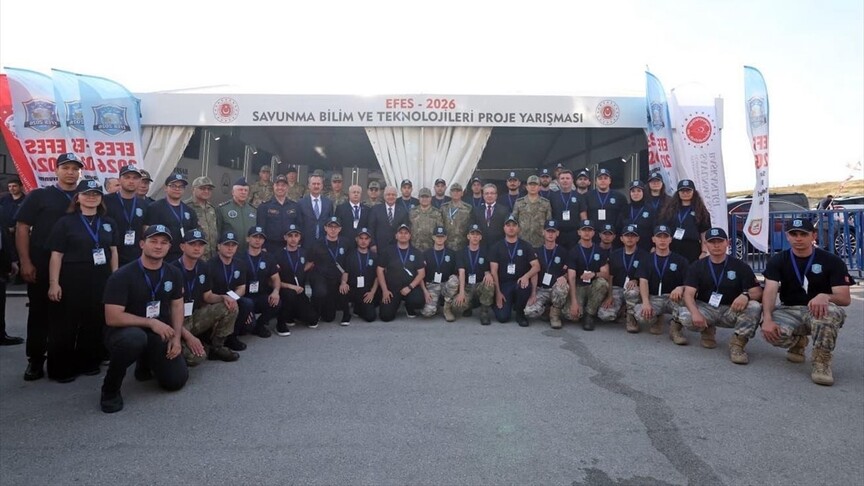 Milli Savunma Bakanı Güler, EFES-2026 Tatbikatı'nda savunma sanayisi sergisini gezdi