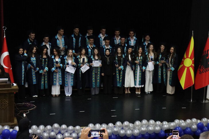 Mbahet ceremonia e diplomimit në shkollën e Fondacionit Maarif të Turqisë në Tetovë