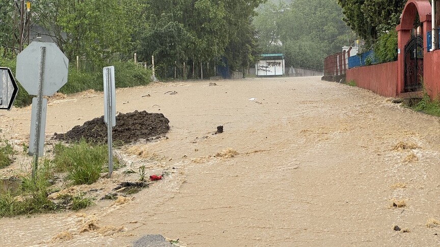 Bazı illerde sağanak etkili oldu