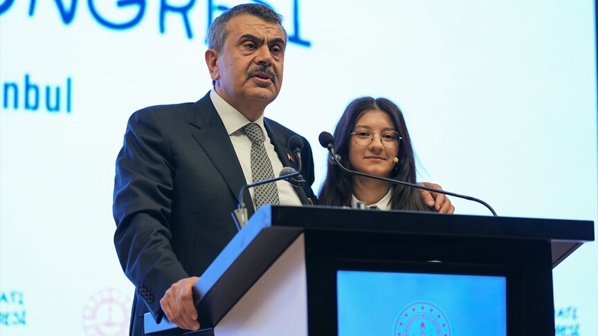 Bakan Tekin: Çocuklarımızın dijital bağımlılıktan uzak, okuma kültürünün yaygınlaşacağı bir iklimi oluşturmak istiyoruz