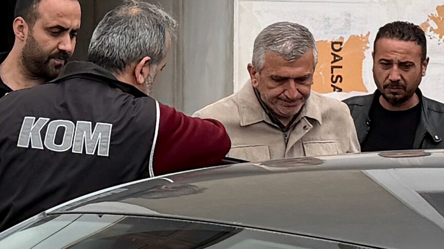 Akçakoca Belediye Başkanı Albayrak "irtikap" suçundan tutuklandı