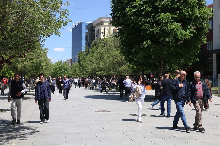 Para zgjedhjeve të 7 qershorit  qytetarët e Kosovës të ndarë mes ndryshimit dhe vazhdimësisë