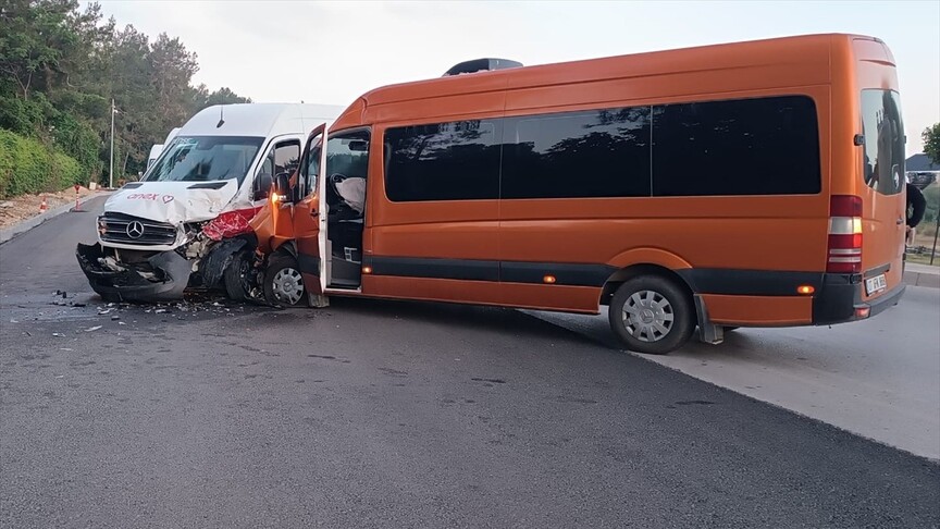 Antalya'da Turistler Yaralandı
