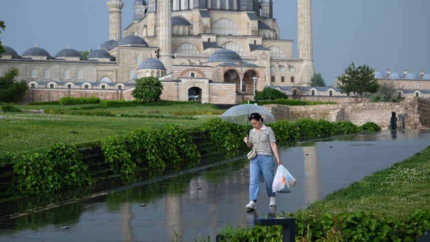 Edirne'de gök gürültülü sağanak etkili oldu