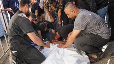 وفاة فلسطيني متأثرا بإصابته في قصف إسرائيلي على مدينة غزة