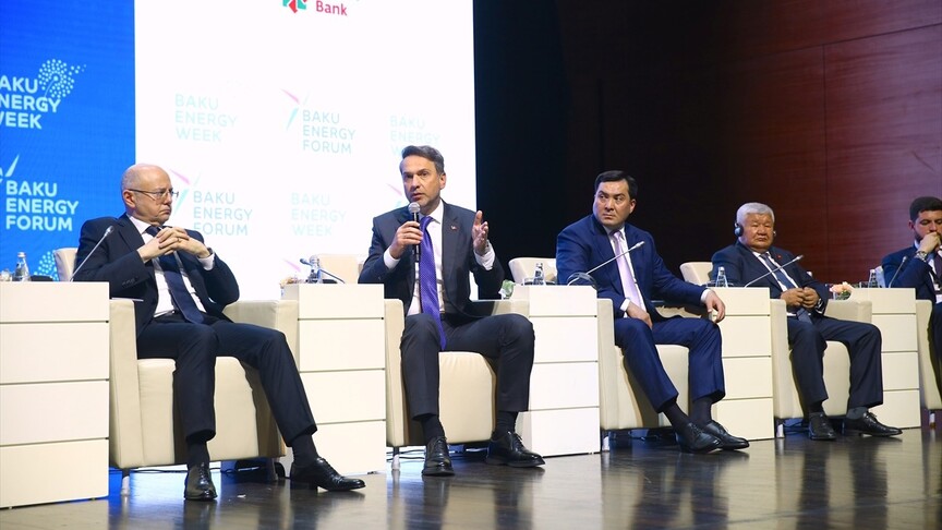 Bakan Bayraktar: Türkiye ve Azerbaycan enerjide Avrupa'nın arz güvenliğine önemli katkı sunuyor