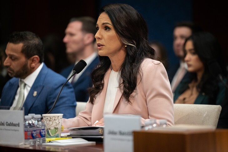 Trump zëvendëson Tulsi Gabbard me shefin e financave të strehimit si drejtor i inteligjencës kombëtare