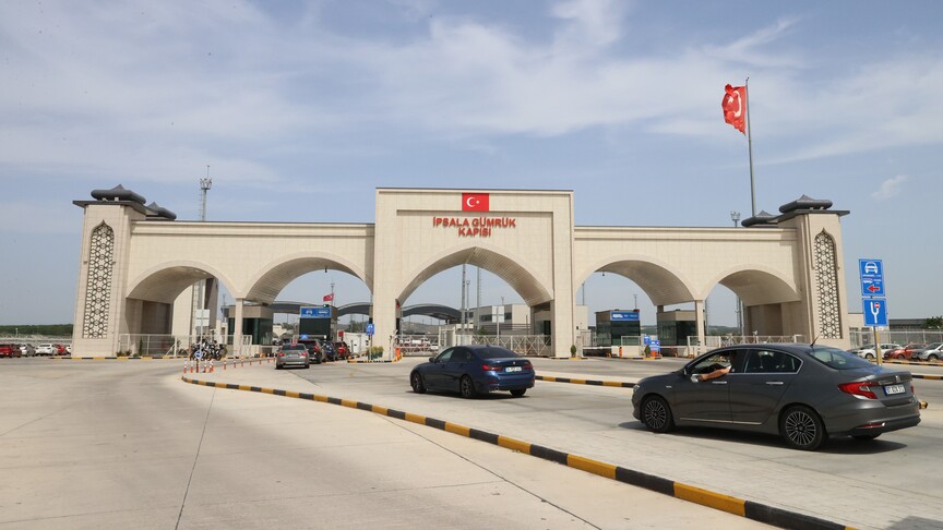 Avrupa'ya açılan bazı gümrük kapılarında Kurban Bayramı'nda araç ve yolcu giriş rekoru kırıldı