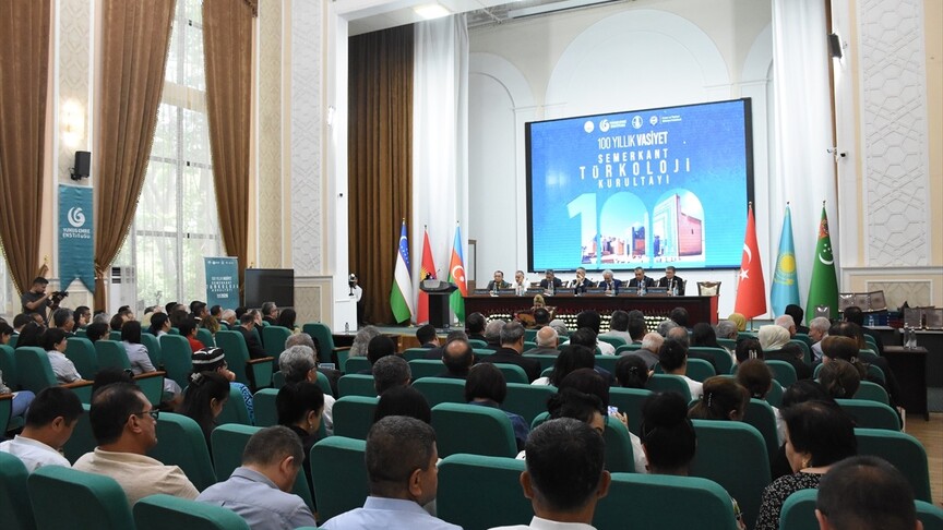 Özbekistan'ın tarihi Semerkant şehrinde "100 Yıllık Vasiyet: Türkoloji Kurultayı" başladı