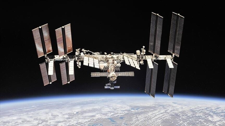 NASA urdhëron astronautët në Stacionin Ndërkombëtar të Hapësirës të strehohen për shkak të një rrjedhjeje ajri
