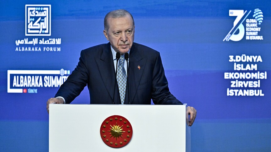 Cumhurbaşkanı Recep Tayyip Erdoğan konuşma yaparken