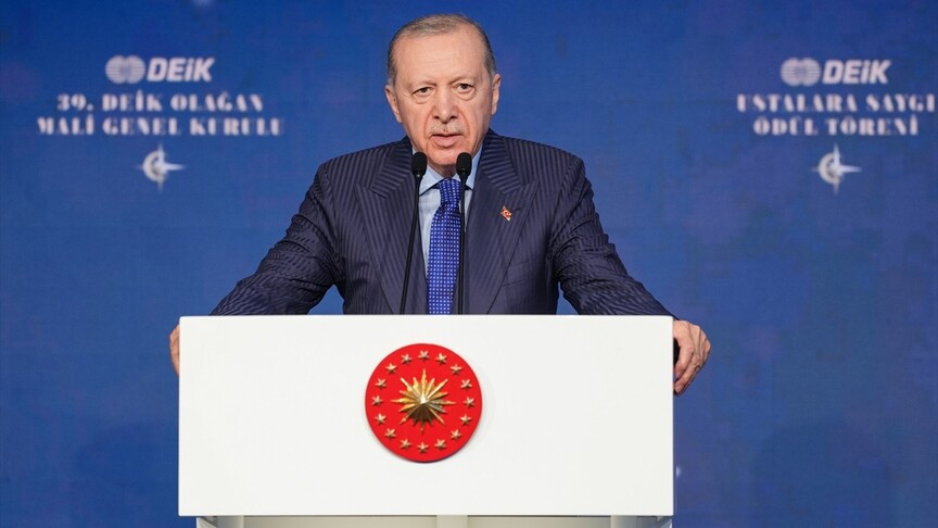 Cumhurbaşkanı Recep Tayyip Erdoğan konuşma yaparken