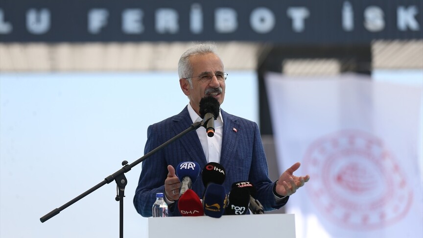 Ulaştırma ve Altyapı Bakanı Abdulkadir Uraloğlu açıklama yaparken
