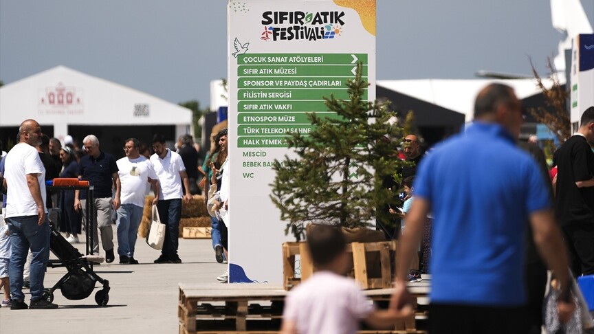 Sıfır Atık Festivali'nin Atatürk Havalimanı'ndaki coşkulu atmosferi ve ziyaretçilerin yoğun ilgisi