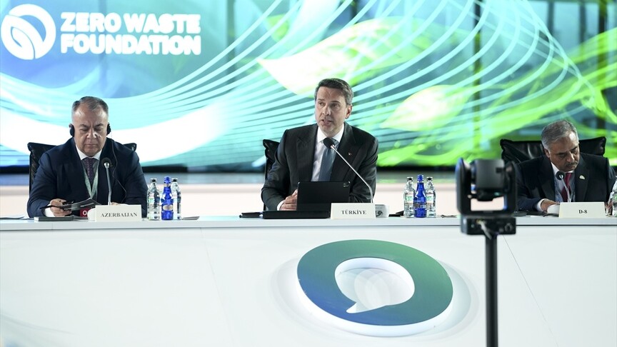 Bakan Bayraktar, Sıfır Atık Forumu'nda enerji verimliliğinde