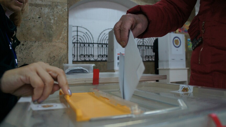 Ermenistan'da oy verme işlemi