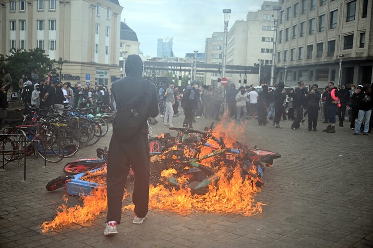 Mijëra persona protestojnë kundër politikave të reja arsimore në Bruksel