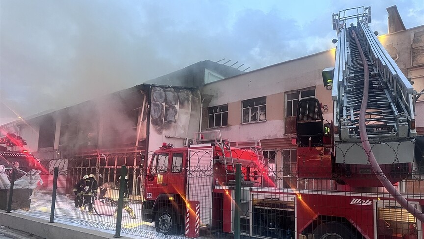 Konya'da yangına müdahale eden itfaiye personeli şehit oldu