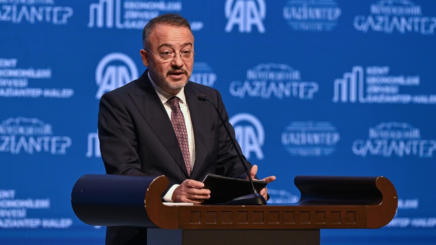 Türkiye'nin Şam Büyükelçisi Nuh Yılmaz konuşma yaparken