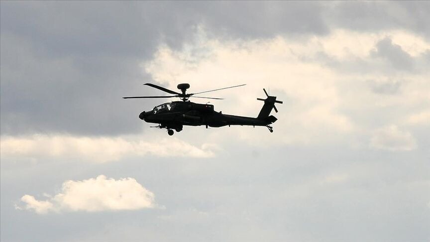 ABD ordusuna ait bir Apache helikopteri.