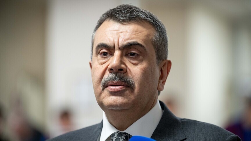 Bakan Tekin: Cuma günü bir gün idari izin verdik, sınavın ya
