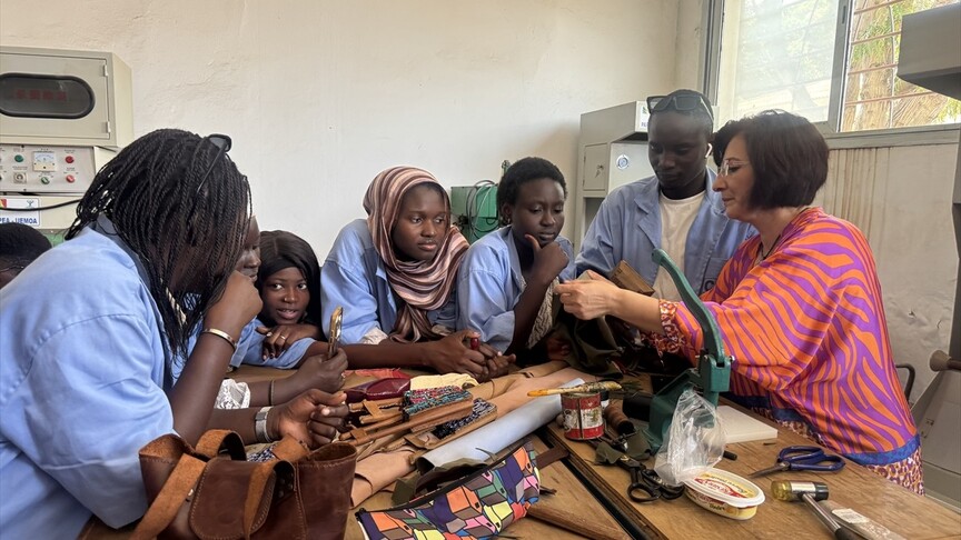 Olgunlaşma Enstitüsü öğretmenleri, Dakar'da el san