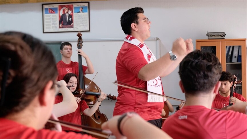 A Milli Futbol Takımı beste yarışmasında "Bizim Ço