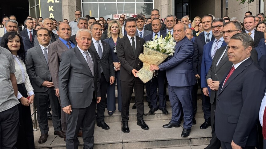 Yargıtay üyeliğine seçilen Karaköse'ye Ankara Adliyesi'nde v