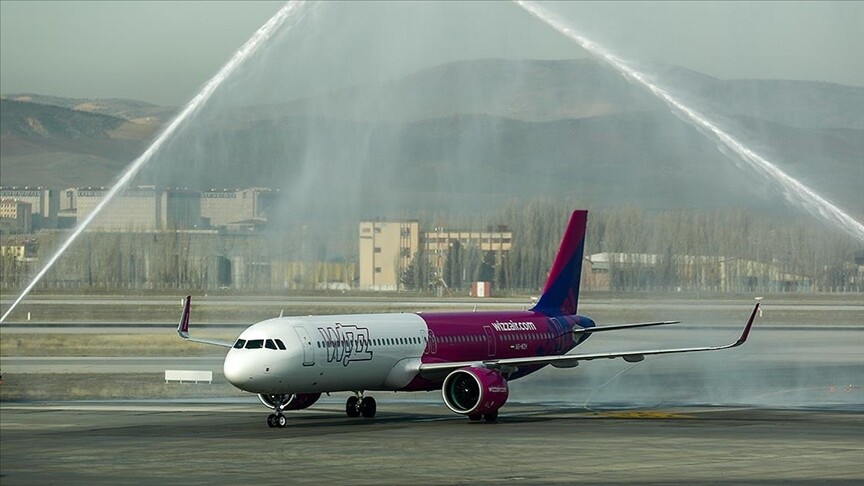Düşük bütçeli hava yolu şirketi Wizz Air'in karınd