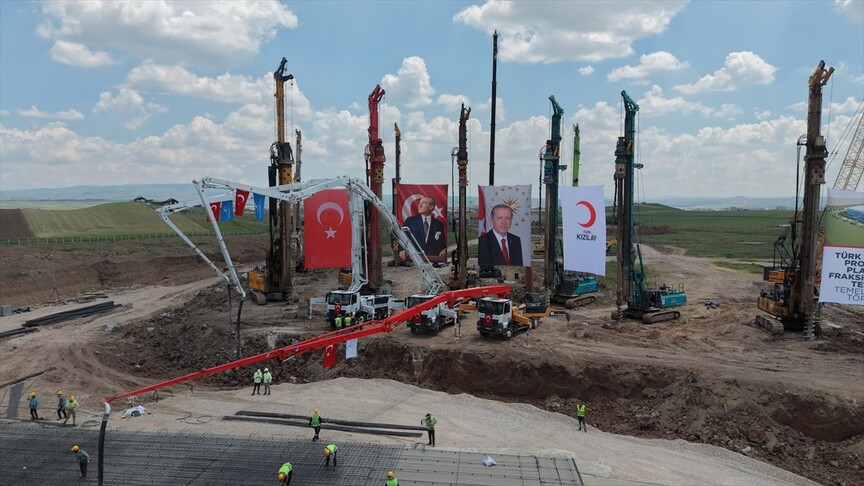 Türk Kızılay Protürk Plazma İlaç Tesisi'nin temeli atılıyor.