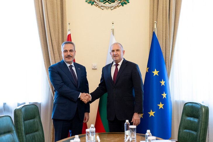 Ministri i Jashtëm turk takohet me kryeministrin bullgar në Sofje
