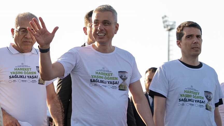 Sağlık Bakanı'nın fiziksel aktiviteyi teşvik eden bir kampanyayı duyurduğu an.