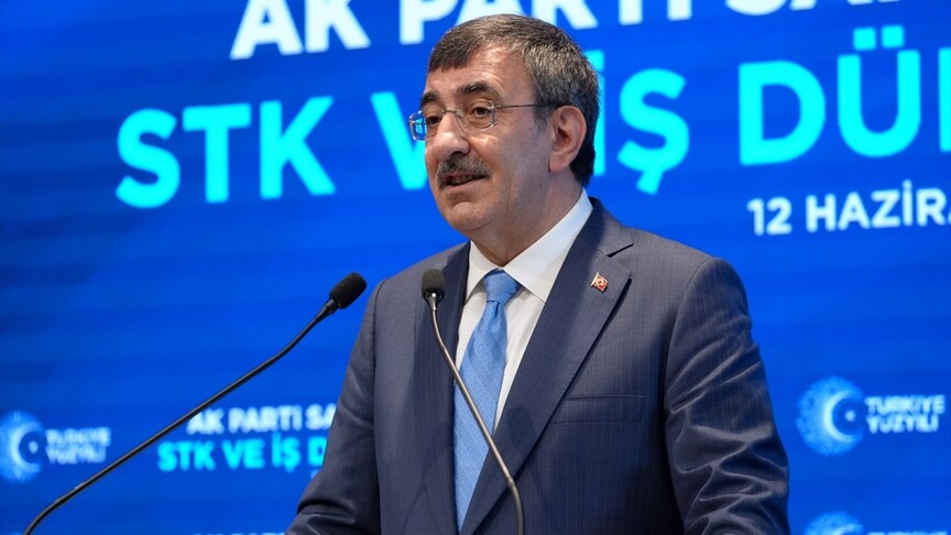 Cumhurbaşkanı Yardımcısı Cevdet Yılmaz konuşma yaparken