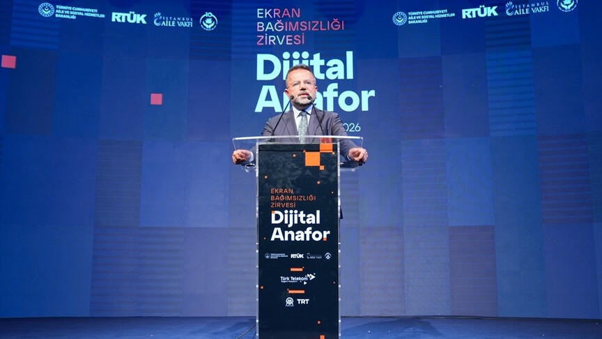 Dijital Anafor: Ekran Bağımsızlığı Zirvesi sonuç bildirisi okunurken çekilmiş bir fotoğraf.