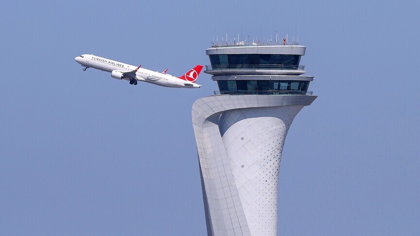 İstanbul ve Sabiha Gökçen havalimanlarının Avrupa'da zamanında kalkış performanslarında ilk iki sırada yer aldığını gösteren haber